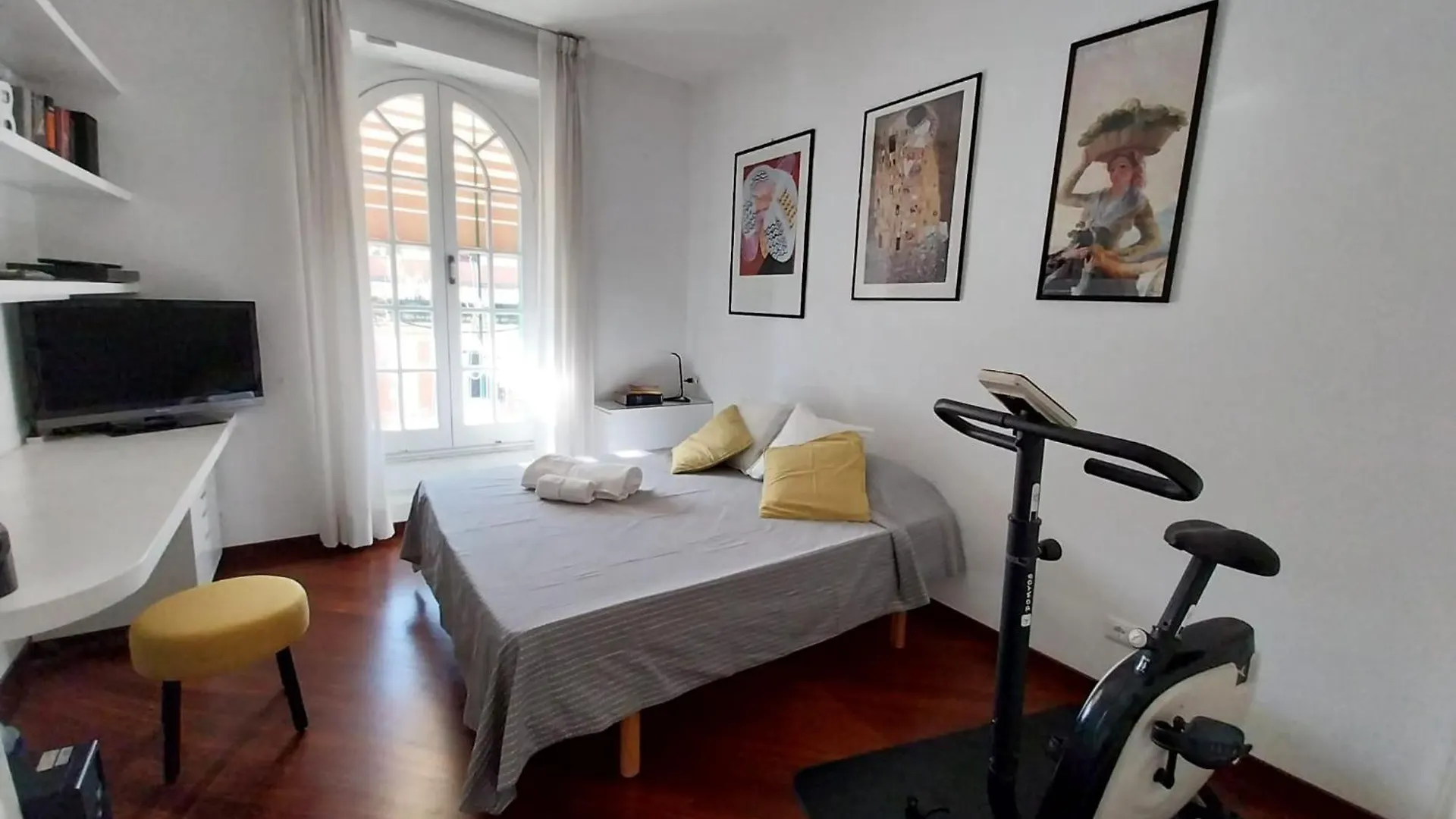 Urbanflat Colosseum Rome 0*,  Italy